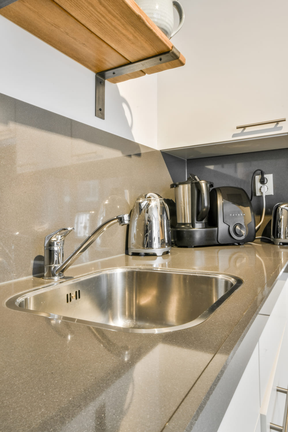 close-up-sink-bathroom