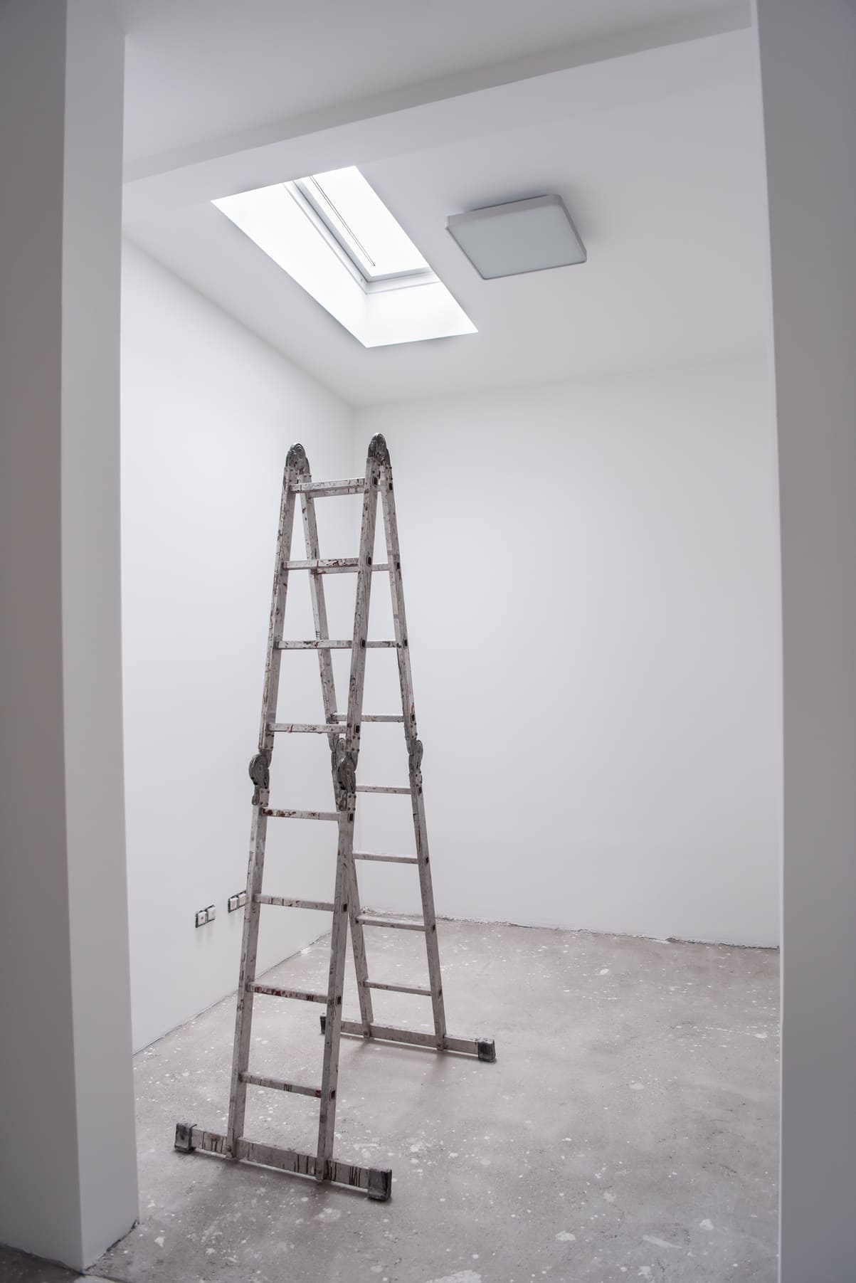 ladder-interior-apartment-construction-remodeling-renovation-extension-restoration-reconstruction (1)
